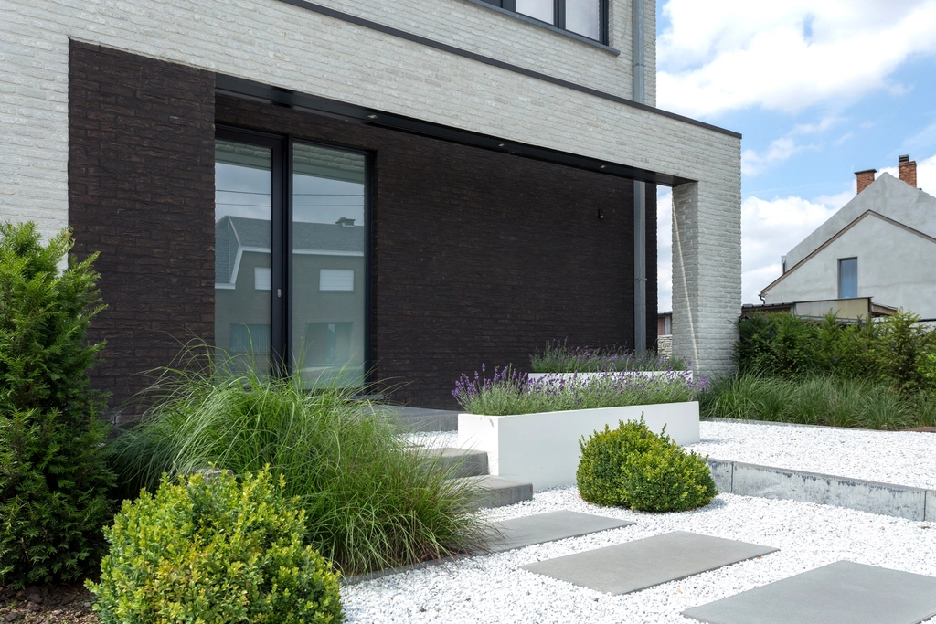 Courtyard villa on Olive Row